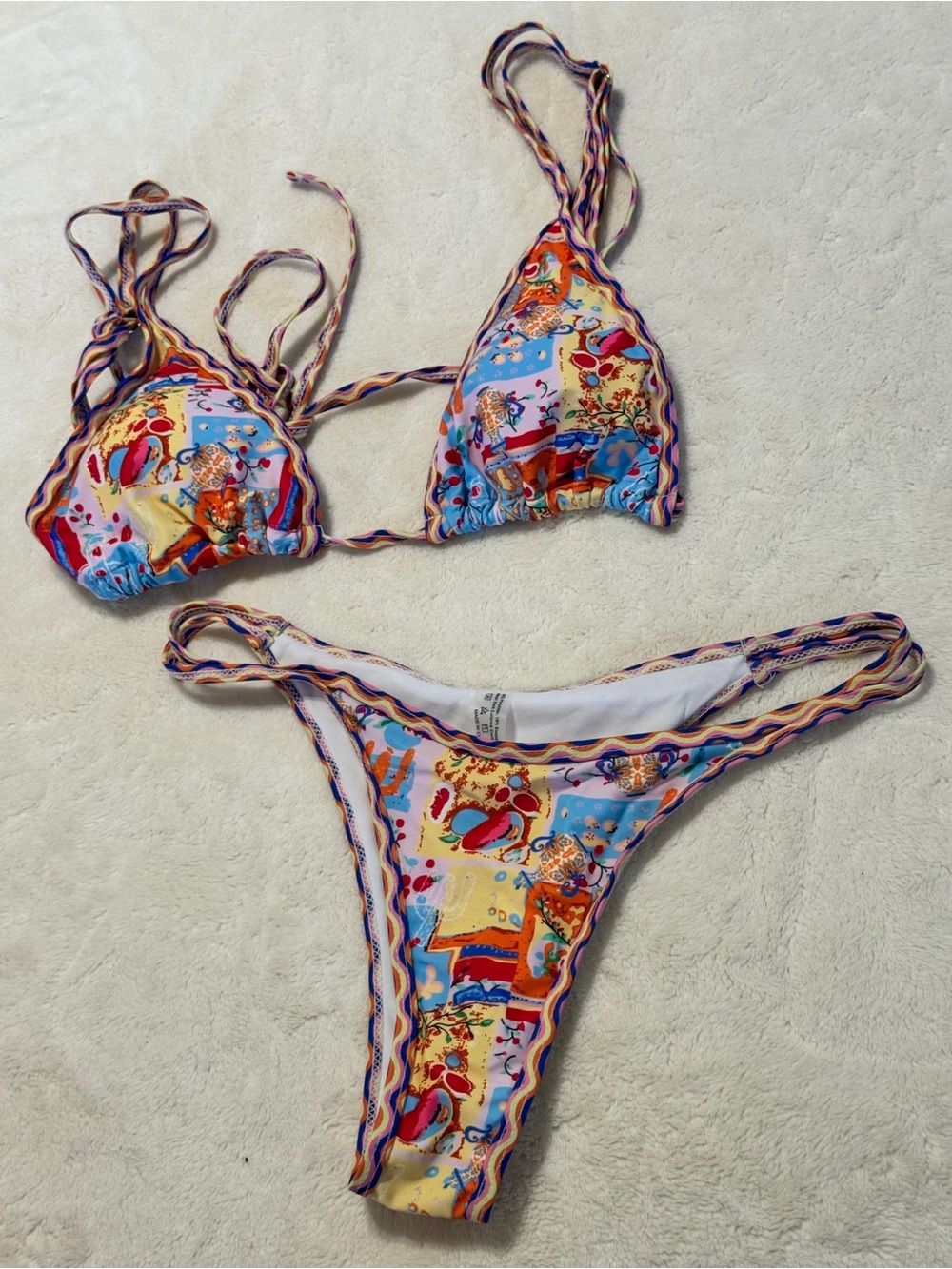 SHEIN FUN PATTERN BIKINI SET—MEDIUM